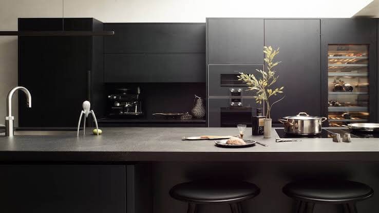 Dark Kitchen